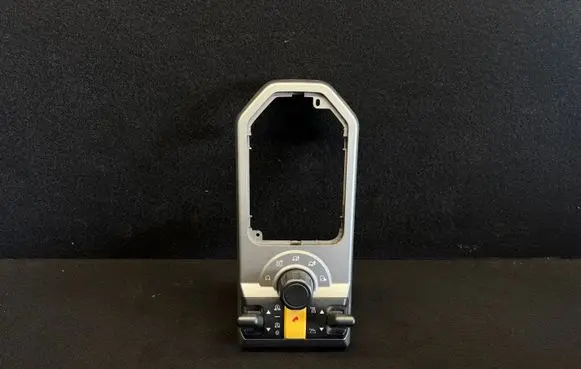 Land Rover Discovery 3 - LR3 Multifunctional control switch/knob YUD501850 070224