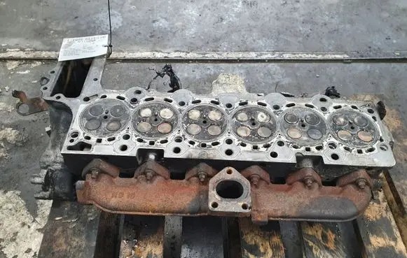 BMW 5 E60 E61 Engine head M57