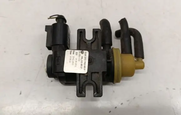 Volkswagen Golf VII Turbo solenoid valve 04L131051F 1K0906627B