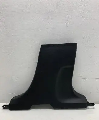 Volvo XC40 (B) pillar trim (bottom) 31457497