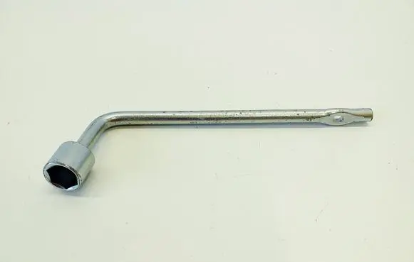 Nissan Leaf I (ZE0) Wheel nut wrench 