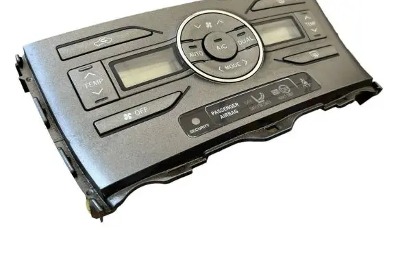 Toyota Auris 150 Climate control unit 5590002220B