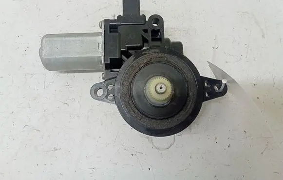 Mazda 6 Rear door window regulator motor D6515858X