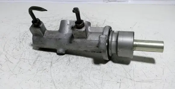 Ford Mondeo Mk III Master brake cylinder 003514B
