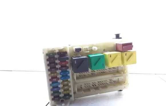 Ford Mondeo MK II Fuse module 98BG14K150AD