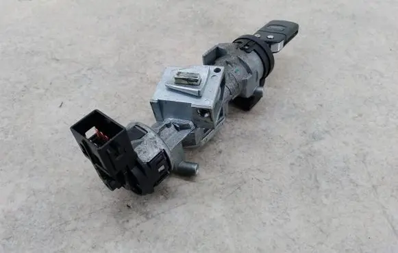 Mazda 5 Ignition lock 3M513F880A
