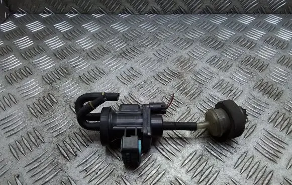 Mercedes-Benz E W210 Vacuum valve 0892421