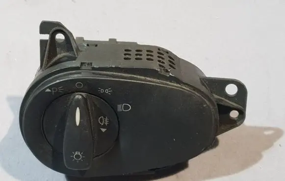 Ford Focus Light switch 498510