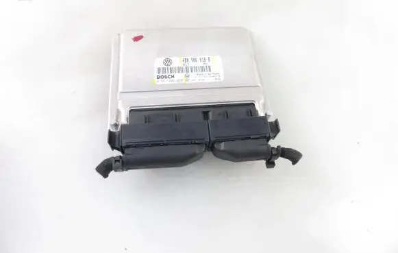 Volkswagen PASSAT B5 Engine control unit/module 0261206050 4B0906018B