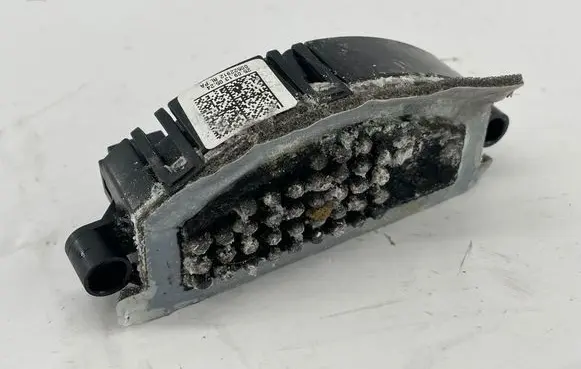 Audi A4 S4 B8 8K Heater blower motor/fan resistor 8T0820521A 1035500274 F011500109