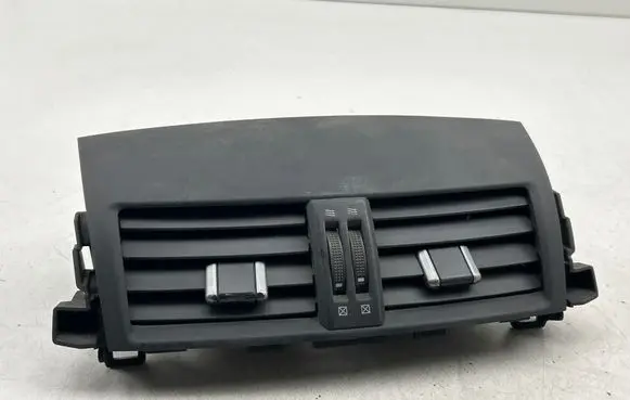 Toyota RAV 4 (XA30) Dash center air vent grill 5567042050 5567042060