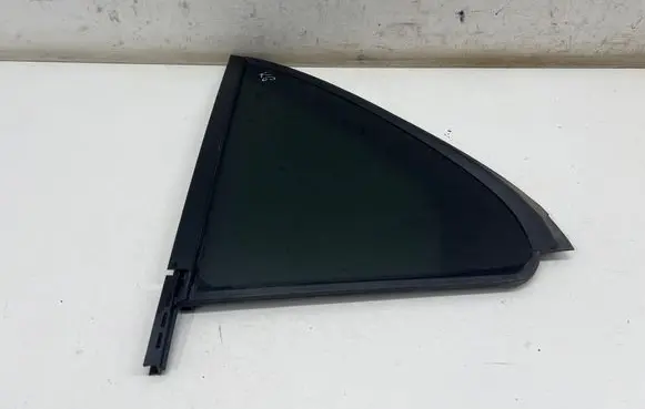 Mercedes-Benz GLE W167 Rear vent window glass A1677304502