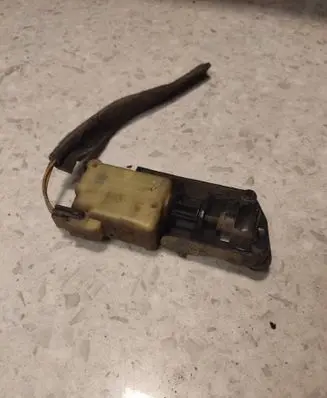 Volvo S80 Fuel tank cap lock 30716837