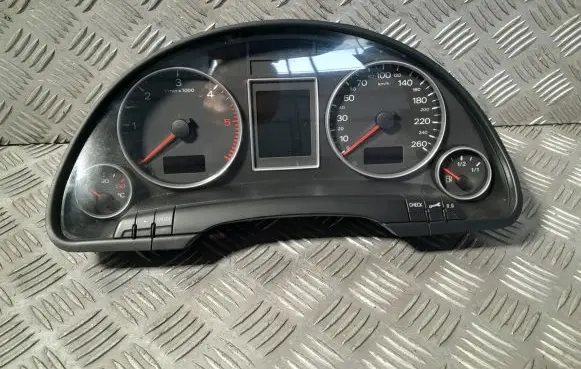 Audi A4 S4 B7 8E 8H Speedometer (instrument cluster) 8E0920932
