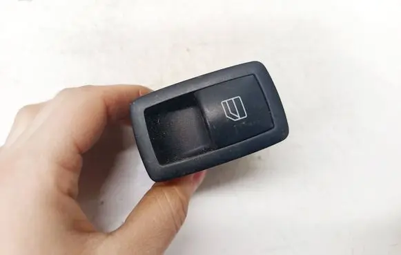 Mercedes-Benz ML W164 Electric window control switch A2518200510