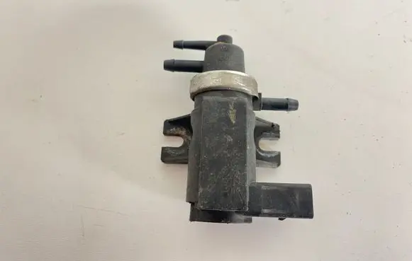 Vacuum valve