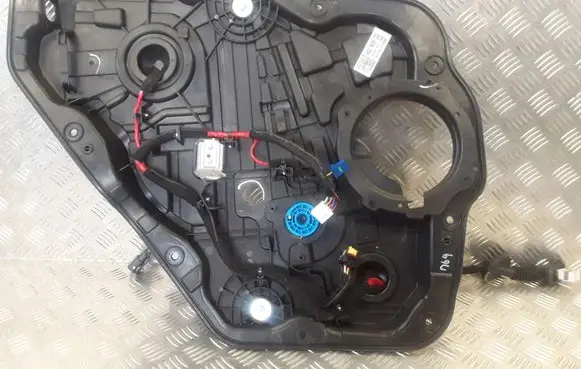Hyundai Ioniq Rear window lifting mechanism without motor