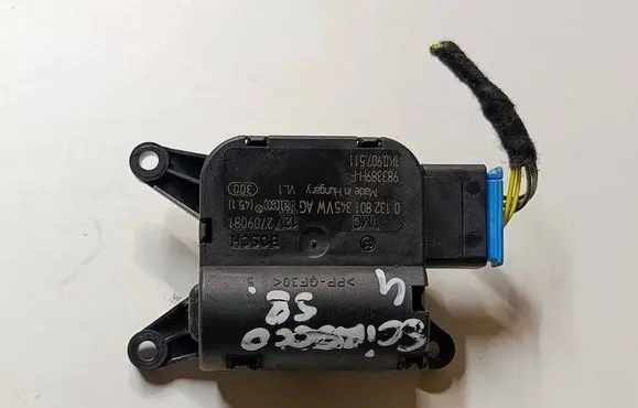 Volkswagen Scirocco Air flap motor/actuator 0132801345S8 0132801345 983389HF