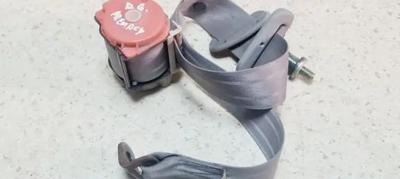 Mazda Premacy Rear seatbelt T89243T E40428112 0032575