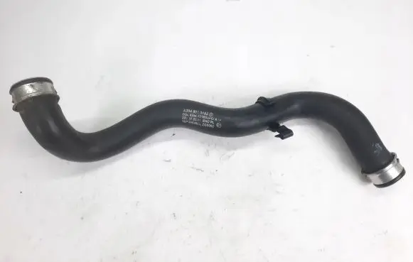 Mercedes-Benz E W212 Engine coolant pipe/hose A2045013182
