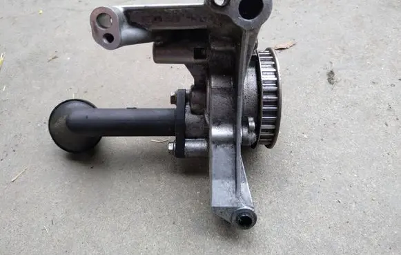 Skoda Fabia Mk2 (5J) Oil pump 