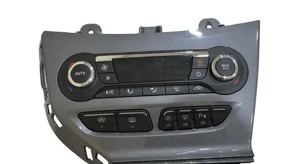 Ford Focus Climate control unit BM5T18C612CL