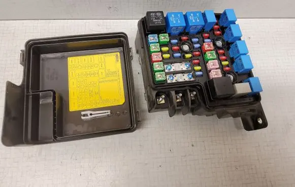 KIA Ceed Fuse module 919502H020