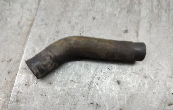 Volvo S60 Engine coolant pipe/hose 31104688