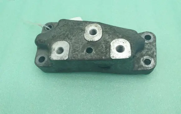 Audi TT TTS Mk2 Engine mounting bracket 1K0199117AM