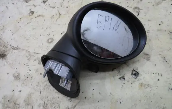 Mini Cooper Countryman R60 Front door electric wing mirror