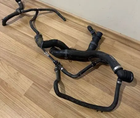 Volkswagen T-Roc Engine coolant pipe/hose