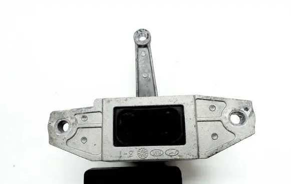 KIA Ceed Engine mount bracket 21810J7200 21812J7200