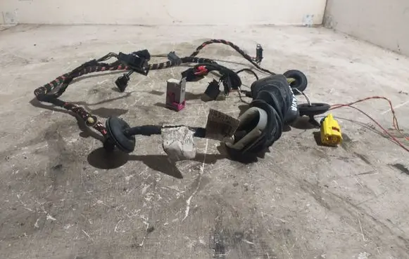 Skoda Octavia Mk2 (1Z) Front door wiring loom 1Z0121BE