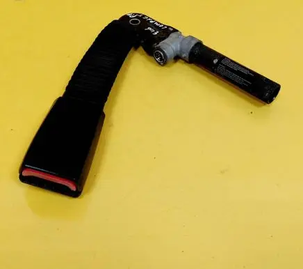 BMW 3 E46 Front seatbelt buckle 8257788R