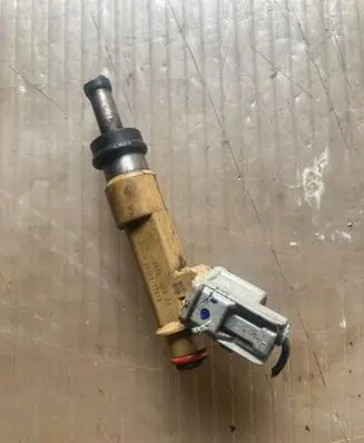 Toyota Prius (XW30) Fuel injector 2325037010 069012803