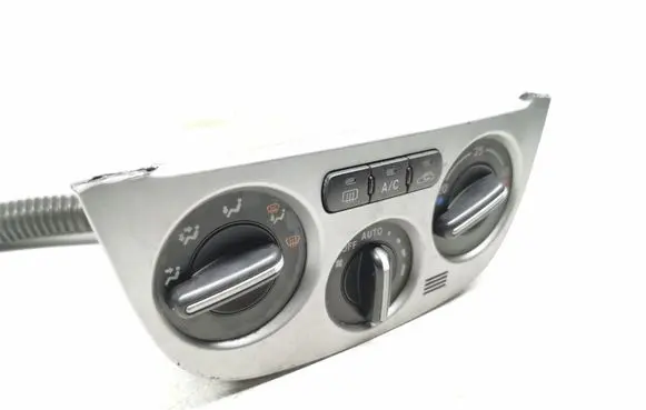 Subaru Impreza II Climate control unit 72311FE000 3B45134700