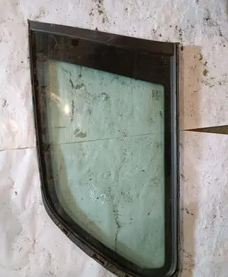 Volvo XC90 Rear side window E143R001582 AS2