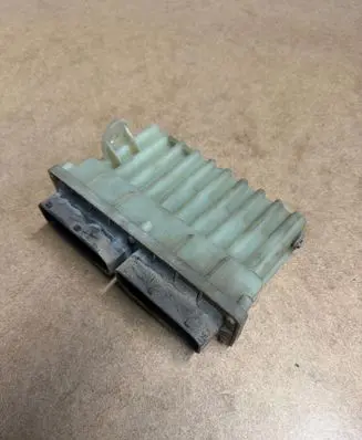 Opel Zafira A Engine control unit/module 24410130 15396912