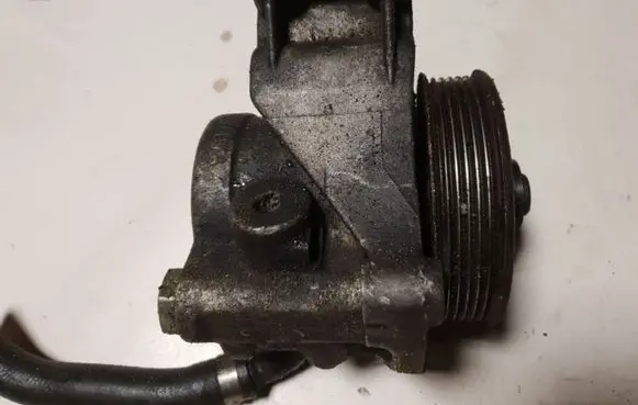 Renault Espace III Power steering pump
