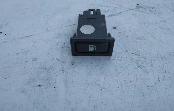 Toyota Avensis T250 Fuel tank opening switch 156795
