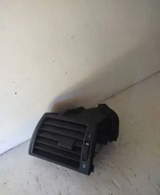 BMW 3 E46 Dashboard side air vent grill/cover trim 8361897