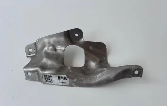 BMW 3 G20 G21 Heat shield in engine bay 7450534