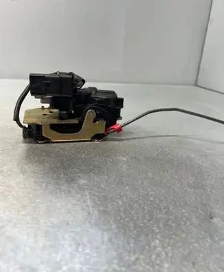 Chrysler Voyager Tailgate lock latch 05019039AA