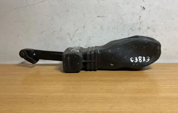 Audi A8 S8 D4 4H Front door check strap stopper 4H0837267 C3873
