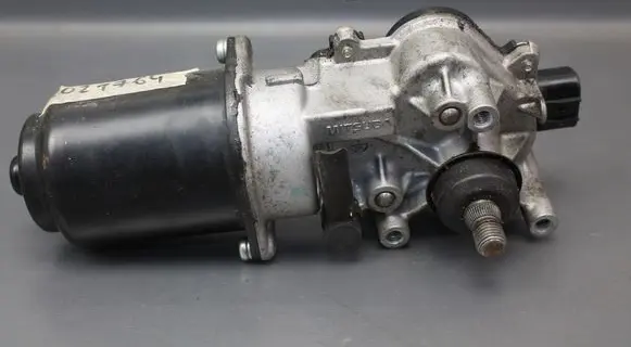 Mazda 3 II Wiper motor 9021B108