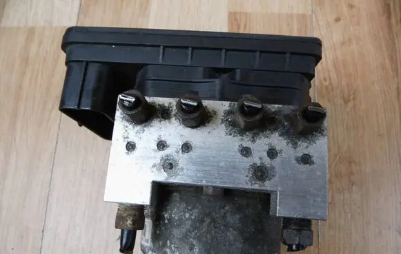 ABS Steuergerät
