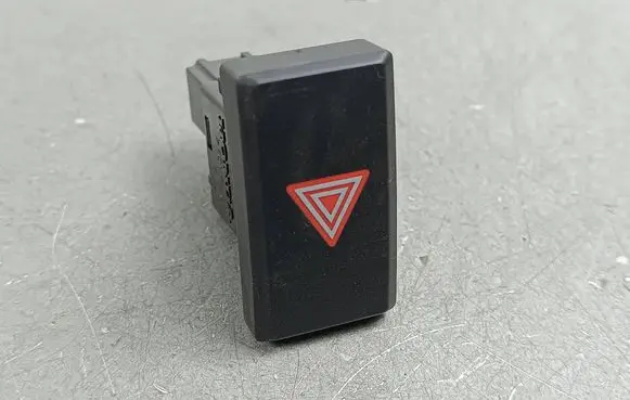 Honda CR-V Hazard light switch 