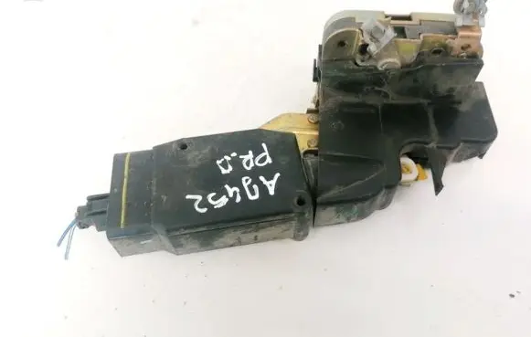 Mitsubishi Carisma Front door lock