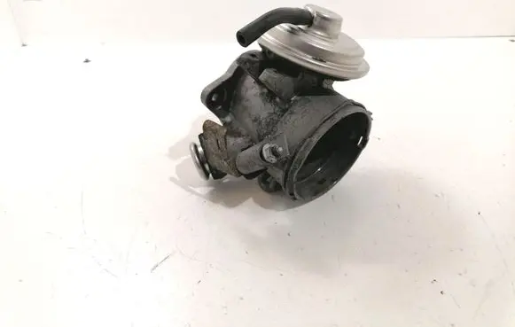 Mercedes-Benz C W203 EGR valve A611090075A