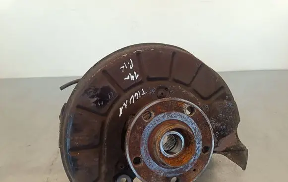 Volkswagen Tiguan Front wheel hub